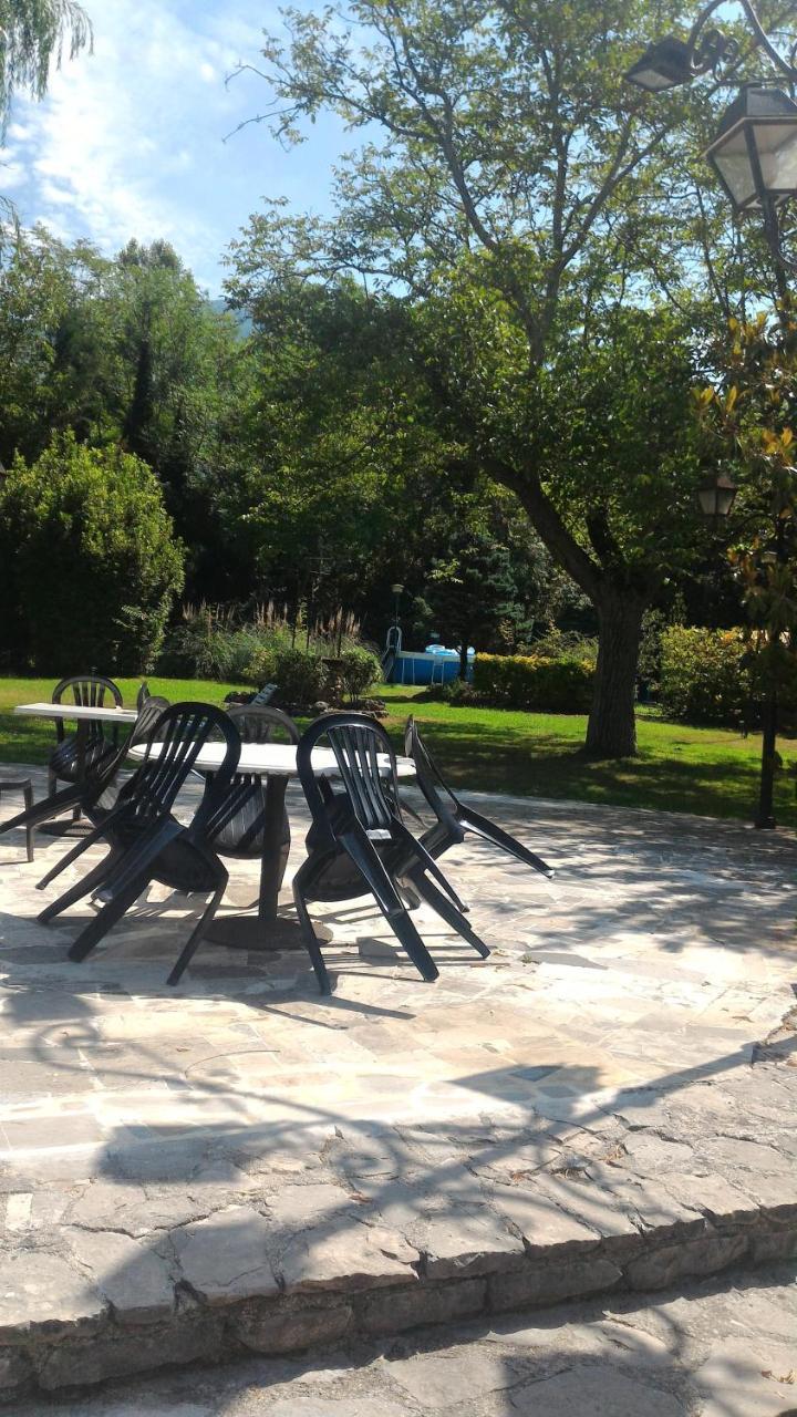 Albergo-Ristorante"Parco Alle Noci"Tra La Cascata Delle Marmore,Labro E Valle Santa Di S Francesco Rivodutri Exteriör bild